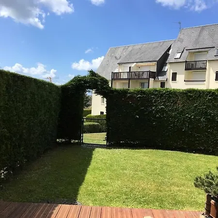 Avec Terrasse, Jardin Et Piscine